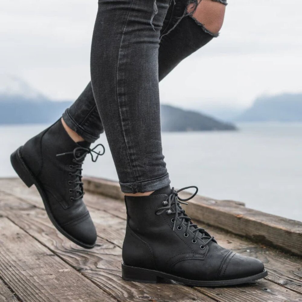 Women's Thursday Boots, Captain, Size 9.5, Matte Black - Picture 2 of 6